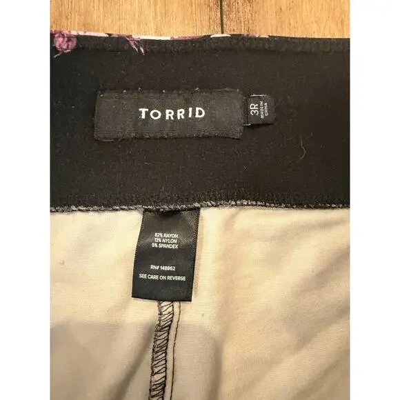 Torrid Ponte Knit Stretch Pull On Pixie Pant Black Pink Purple Floral 3R - Picture 4 of 4